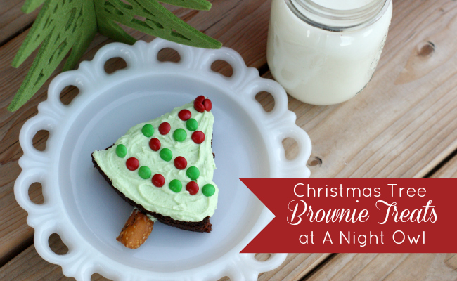 Christmas Tree Brownie Treats Feature @anightowlblog