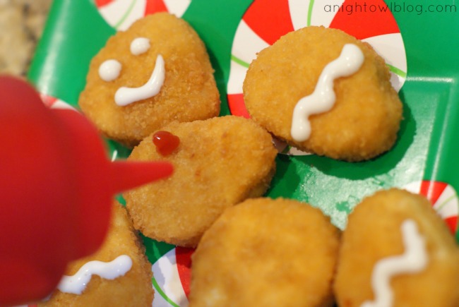 Make gingerbread men out of Tyson Chicken Nuggets for holiday fun! #MealsTogether
