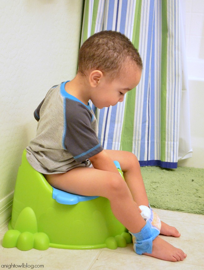 Potty Training 101 - Tips from our adventure! #PullUpsPottyBreaks