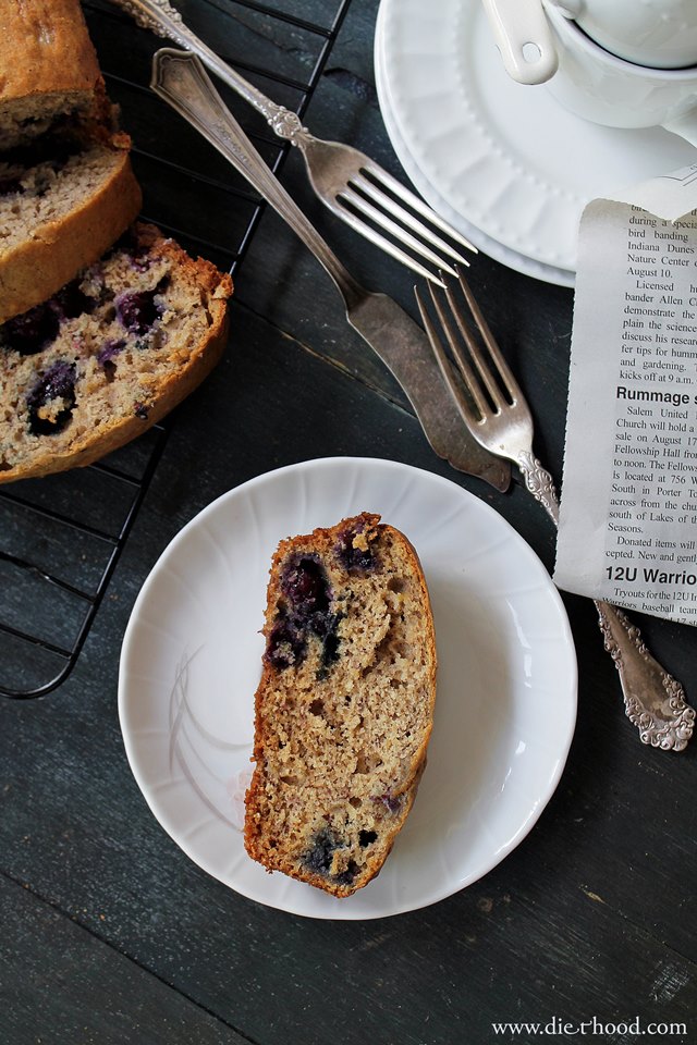 Blueberry Banana Bread Recipe | www.diethood.com | #blueberries #bananabread #recipe