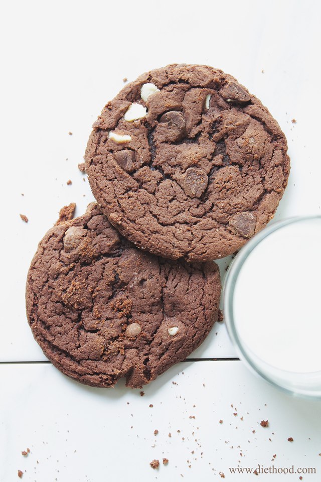 Triple Chocolate Cookies | www.diethood.com | www.anightowlblog.com | #cookies #chocolate #recipe