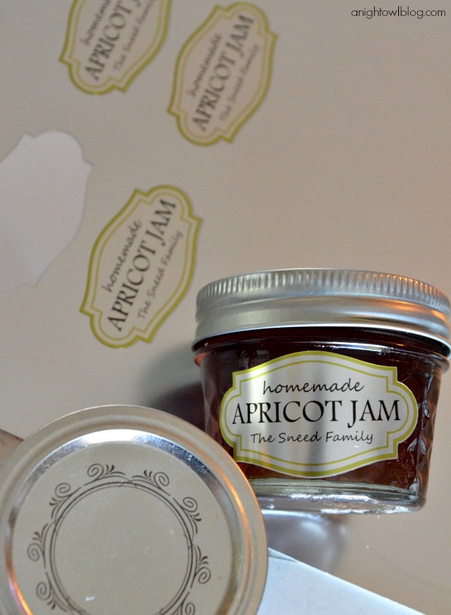 Create Custom Mason Jar Labels made with Silhouette Printable Silver Foil