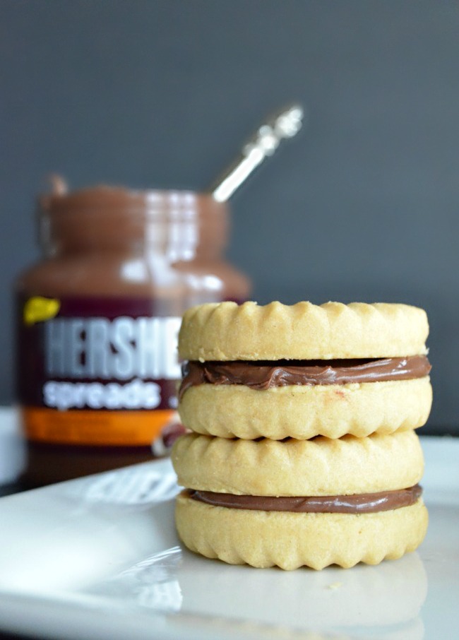 Make these Easy Shortbread Sandwich Cookies in minutes with NEW Hershey's™ Spreads! #SpreadPossibilities #hersheysheroes