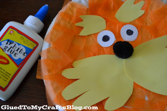 Celebrate Dr. Seuss' birthday in style with this adorable Lorax Paper Plate Craft!