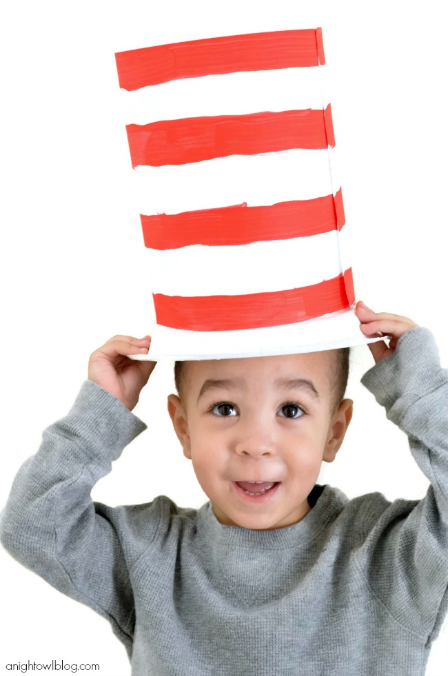 Celebrate Dr. Seuss' birthday in style this year with these adorable and EASY Cat in the Hat Paper Plate Hat!