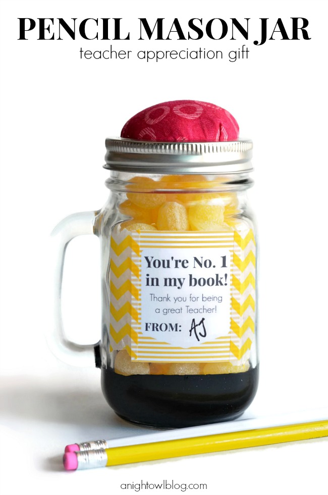 Such a cute teacher appreciation gift! A "pencil" mason jar!