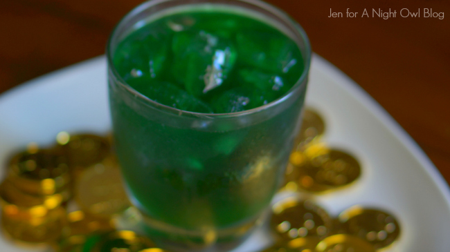 Vanilla Mint Leprechaun Kiss - a fun and festive St. Patrick's Day cocktail!