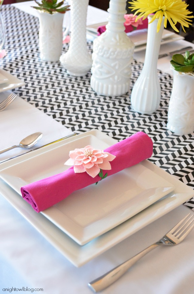 Mother's Day Brunch Ideas - put together a Mother's Day brunch table in just a few easy steps!
