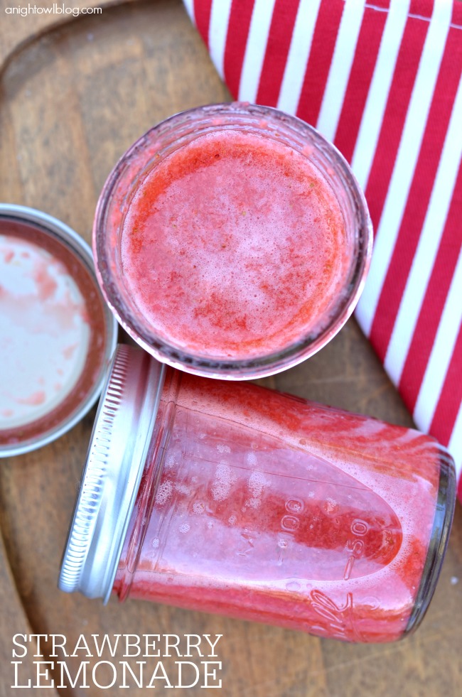 Delicious Strawberry Lemonade in mason jars - perfect for picnics!