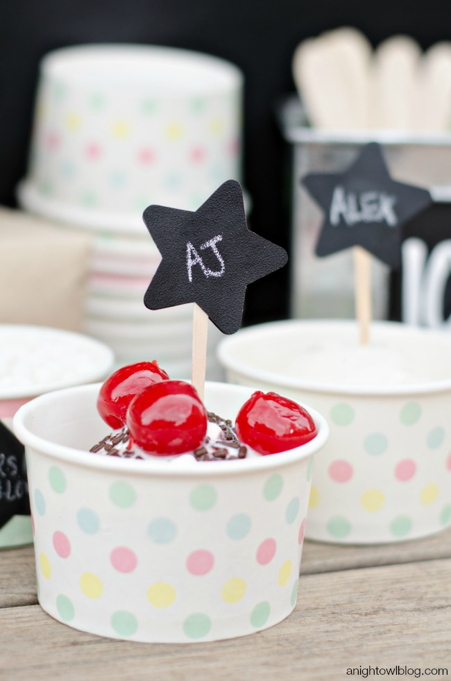 Easy chalkboard ice cream toppers for an Ice Cream Bar