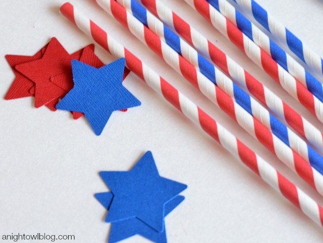 Such cute Patriotic Party Straws that you can make in minutes with just a few easy steps!