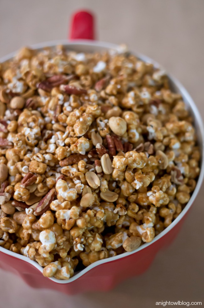 Homemade Peanut Pecan Caramel Corn | anightowlblog.com