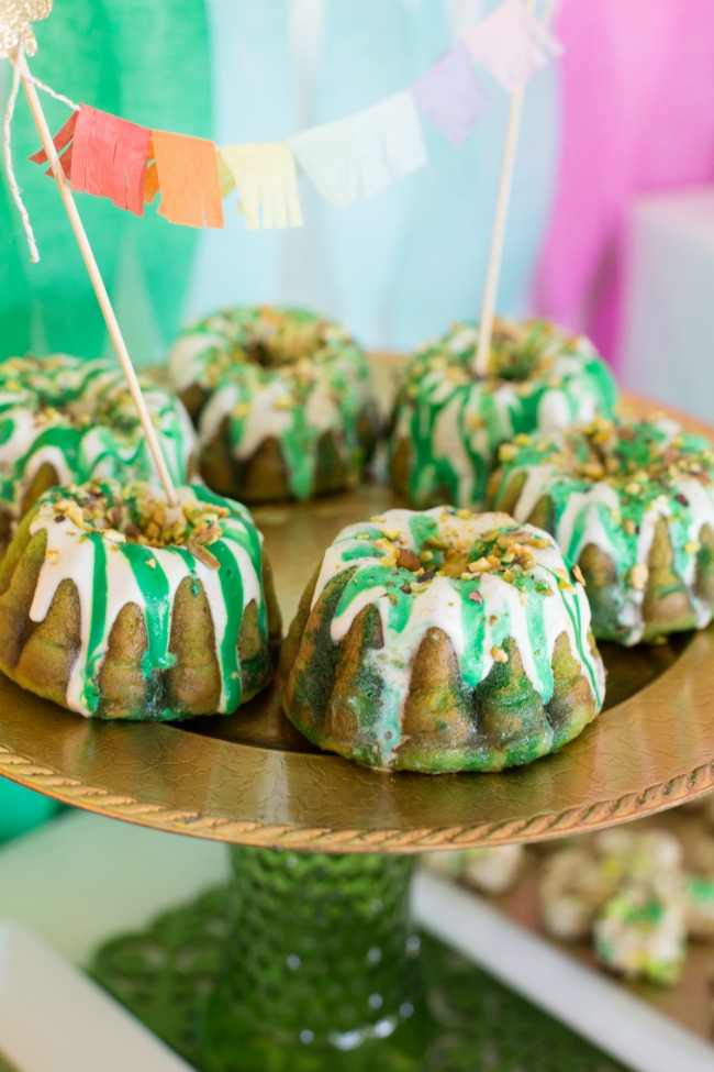 St Patrick's Day Party - tons of great ideas to host your own festive party!