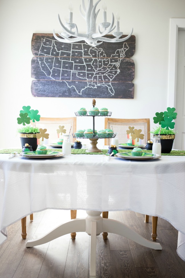 St Patrick's Day Party - tons of great ideas to host your own festive party!