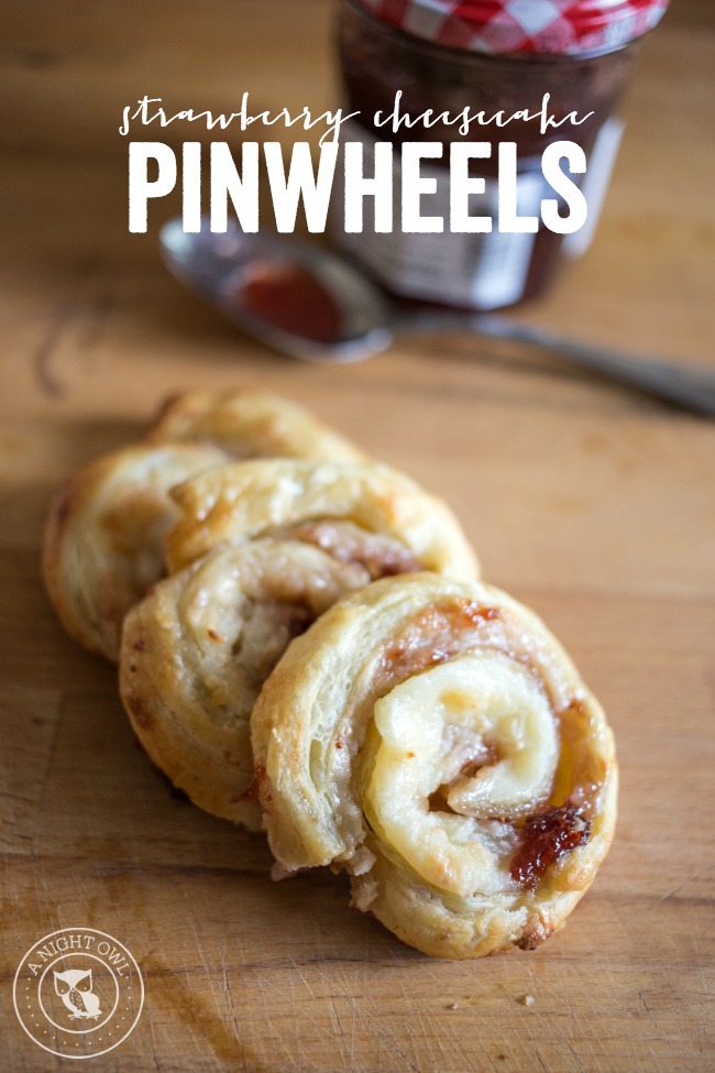 Strawberry Cheescake Pinwheels - delicious puff pastry with cream cheese and strawberry filling.
