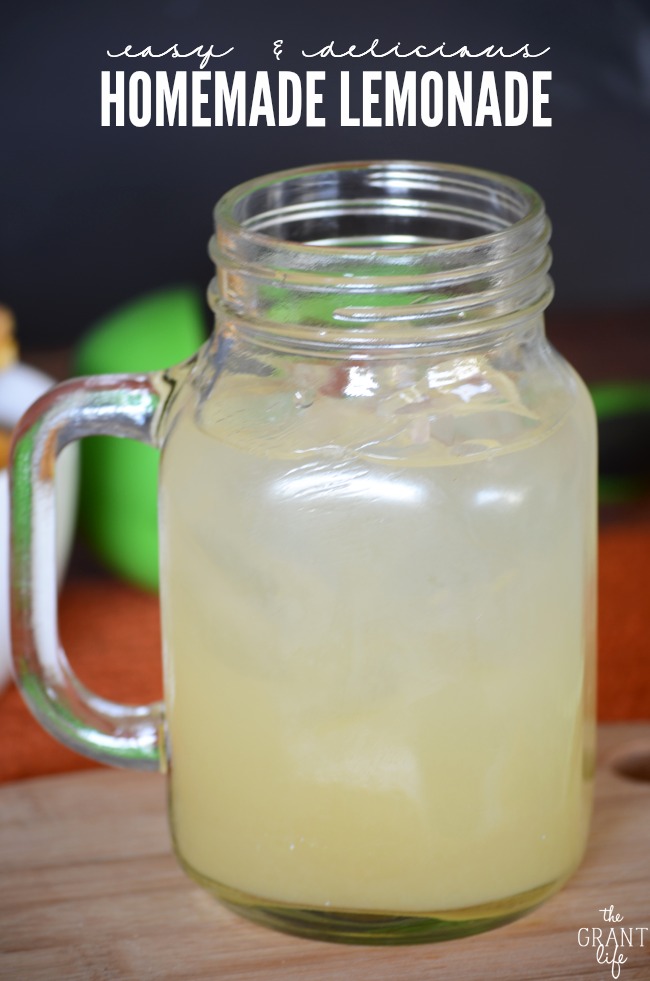 Easy and delicious Homemade Lemonade Recipe! Perfect for Summer!