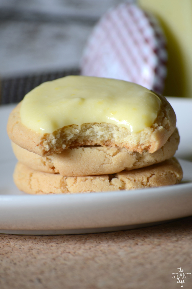 Lemon cream cookies - such a great cookie to make for parties!