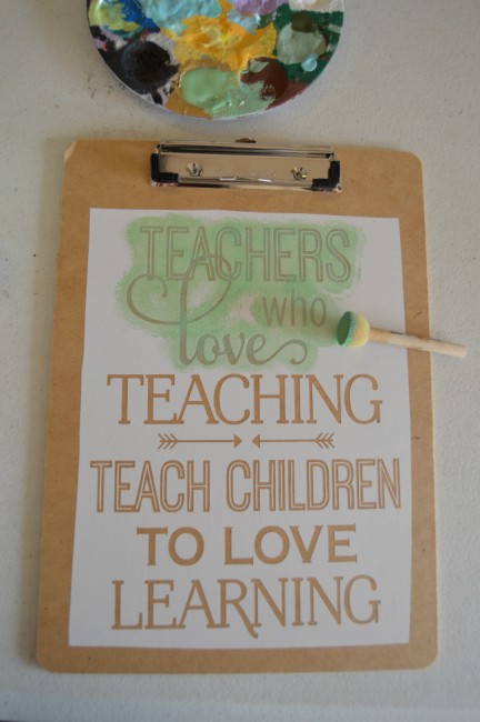 Painted Clipboard Teacher Gift - A Night Owl Blog