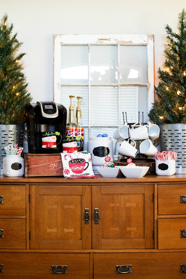 Set up an Easy Hot Cocoa Bar this holiday season for effortless entertaining!